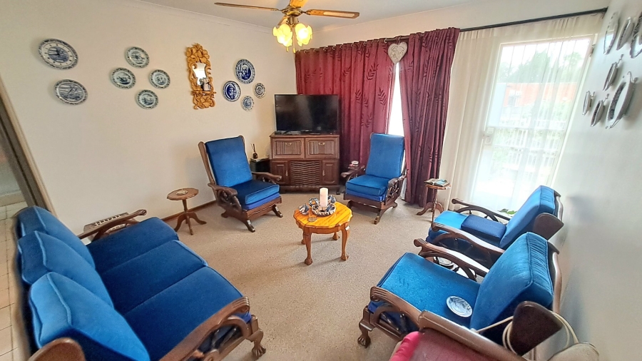 3 Bedroom Property for Sale in Langenhovenpark Free State